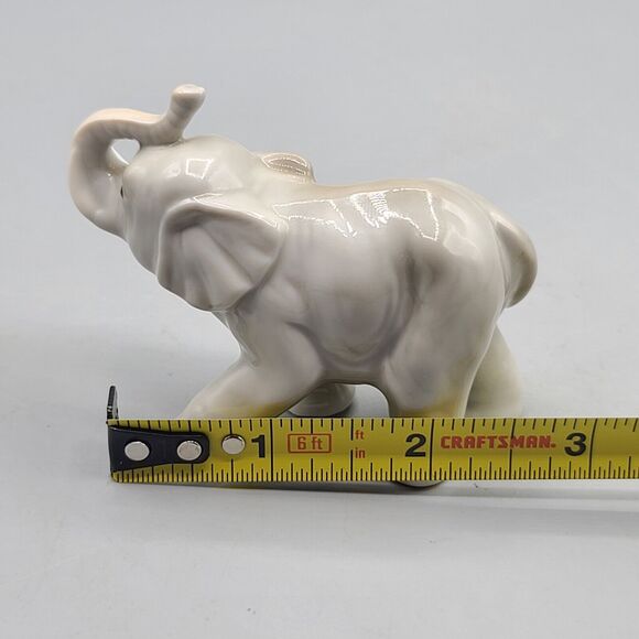 George Good Miniature Porcelain Elephant Figurine Twaian - Picture 8 of 8